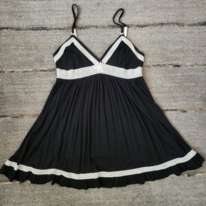 Victoria's Secret Black and Cream Chemise